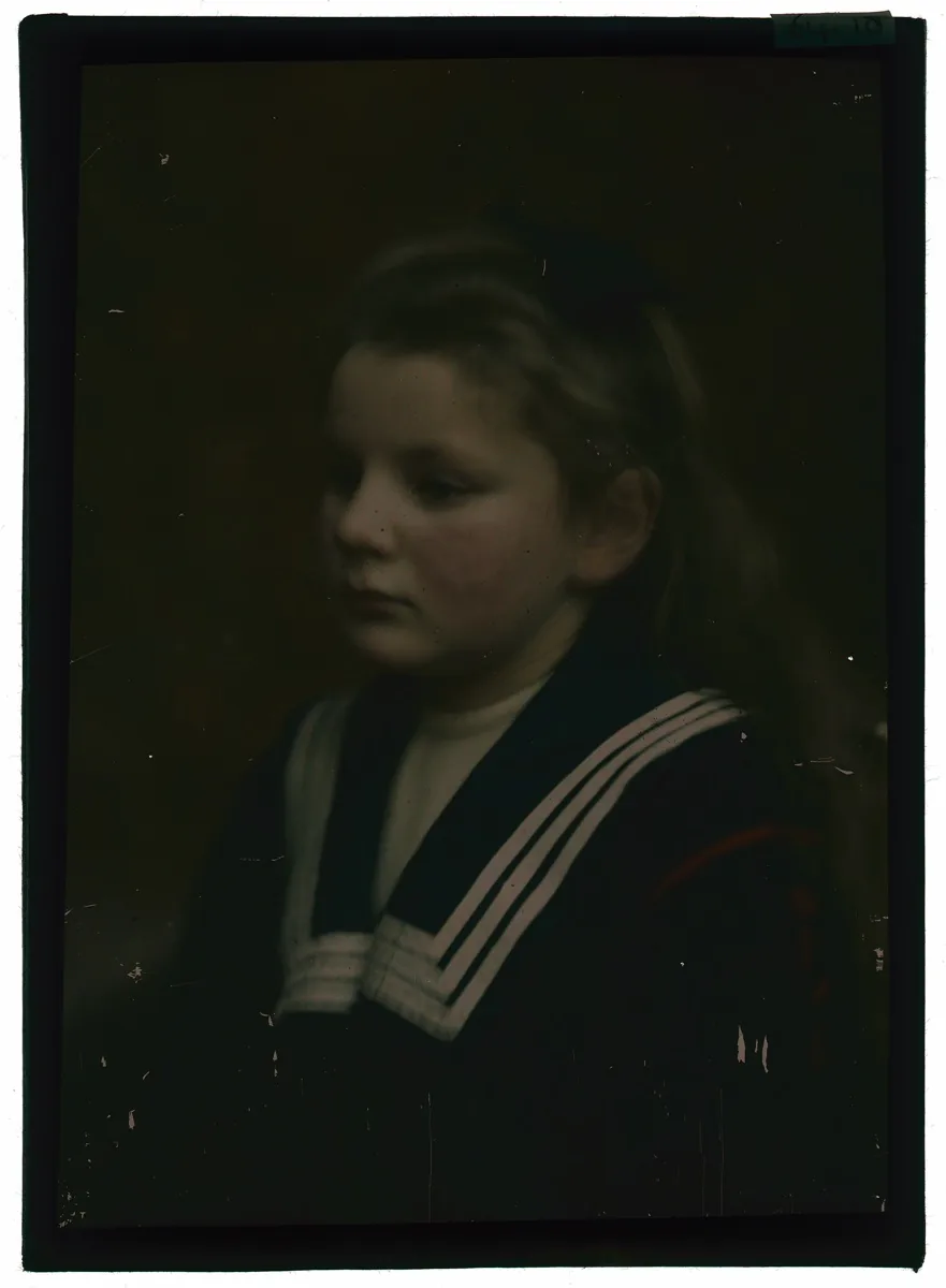 ‍foto: Berend Zweers (1872-1946) - een meisje portret