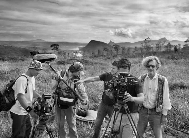 foto van cameracrew van de film The Salt of the Earth