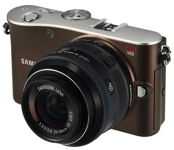 Samsung NX100 naast een Sony NEX-camera