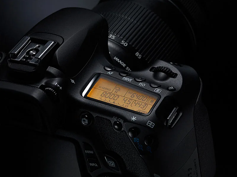 foto van Canon Eos 60D bovenkant in de aan-stand