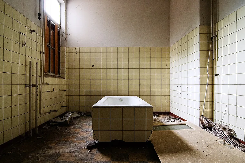 foto: Rob Funcken | Badkuip (Mei 2007, psychiatrisch ziekenhuis, Nederland