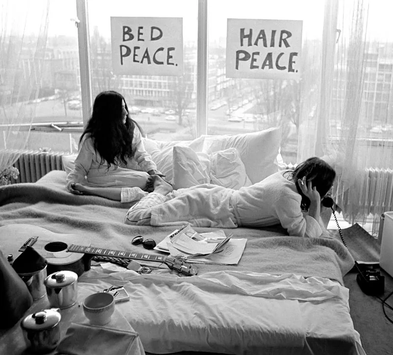 foto: © Nico Koster, exposition From Holland with Peace, Hilton Amsterdam 21 – 29 March 2009.