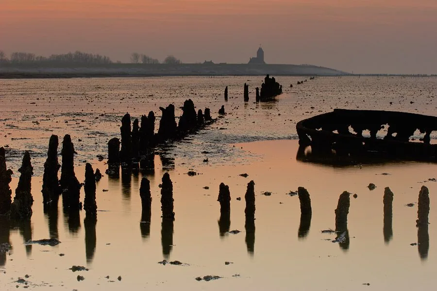 photo: Hillebrand Breuker | Wierum after sunset