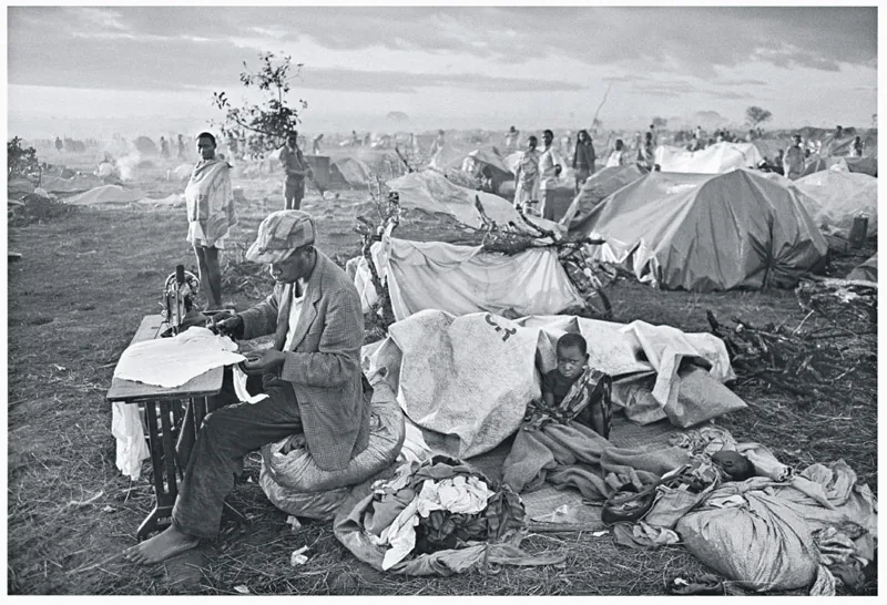 Rwandan refugees in Benako camp, Tanzania, 1994, by Sebastião Salgado