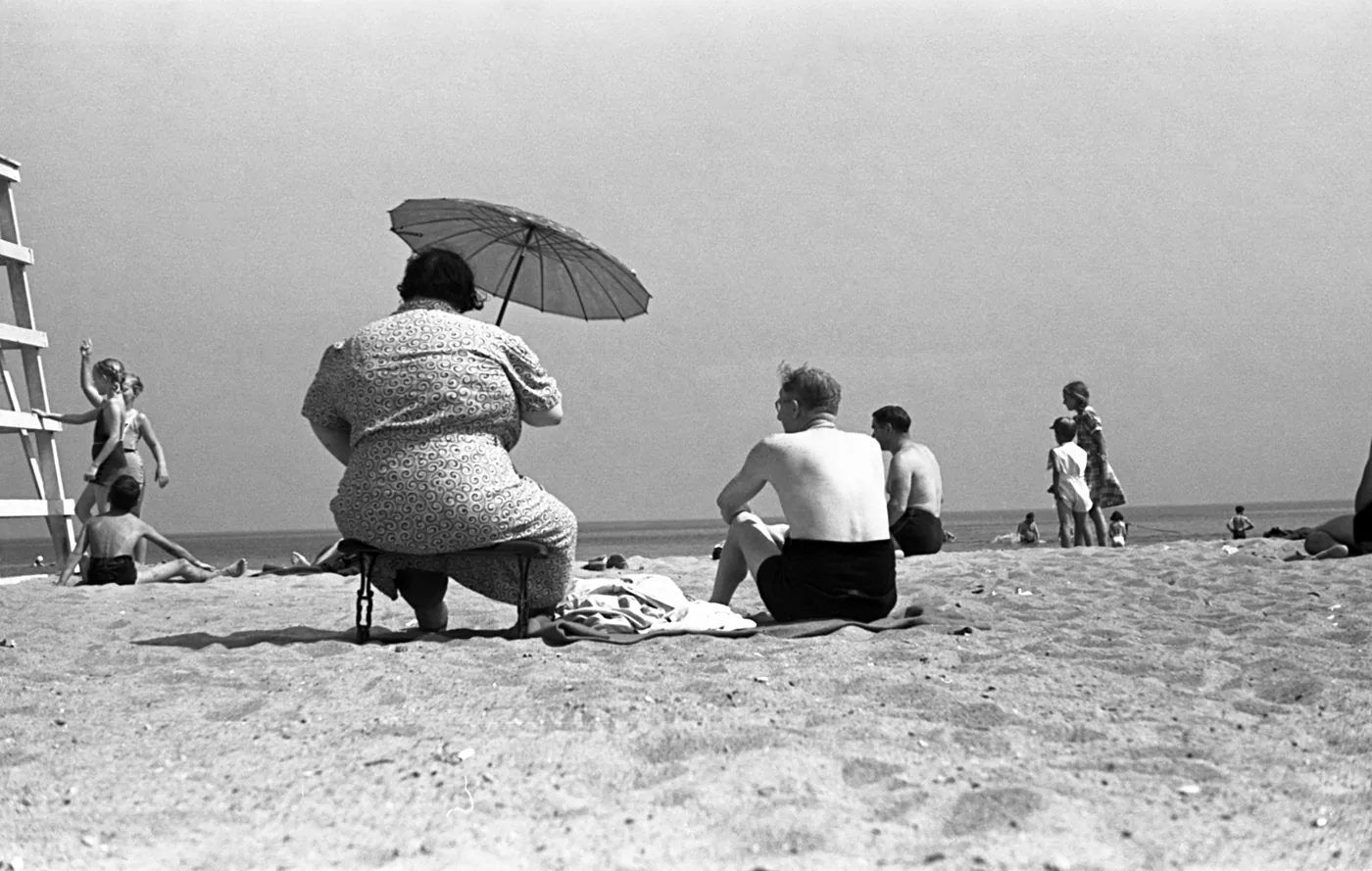 foto: © Kunstcollectie Akademie der Künste, BerlijnFat Lady (Dikke dame, Lake Michigan, Verenigde Staten), 1938
