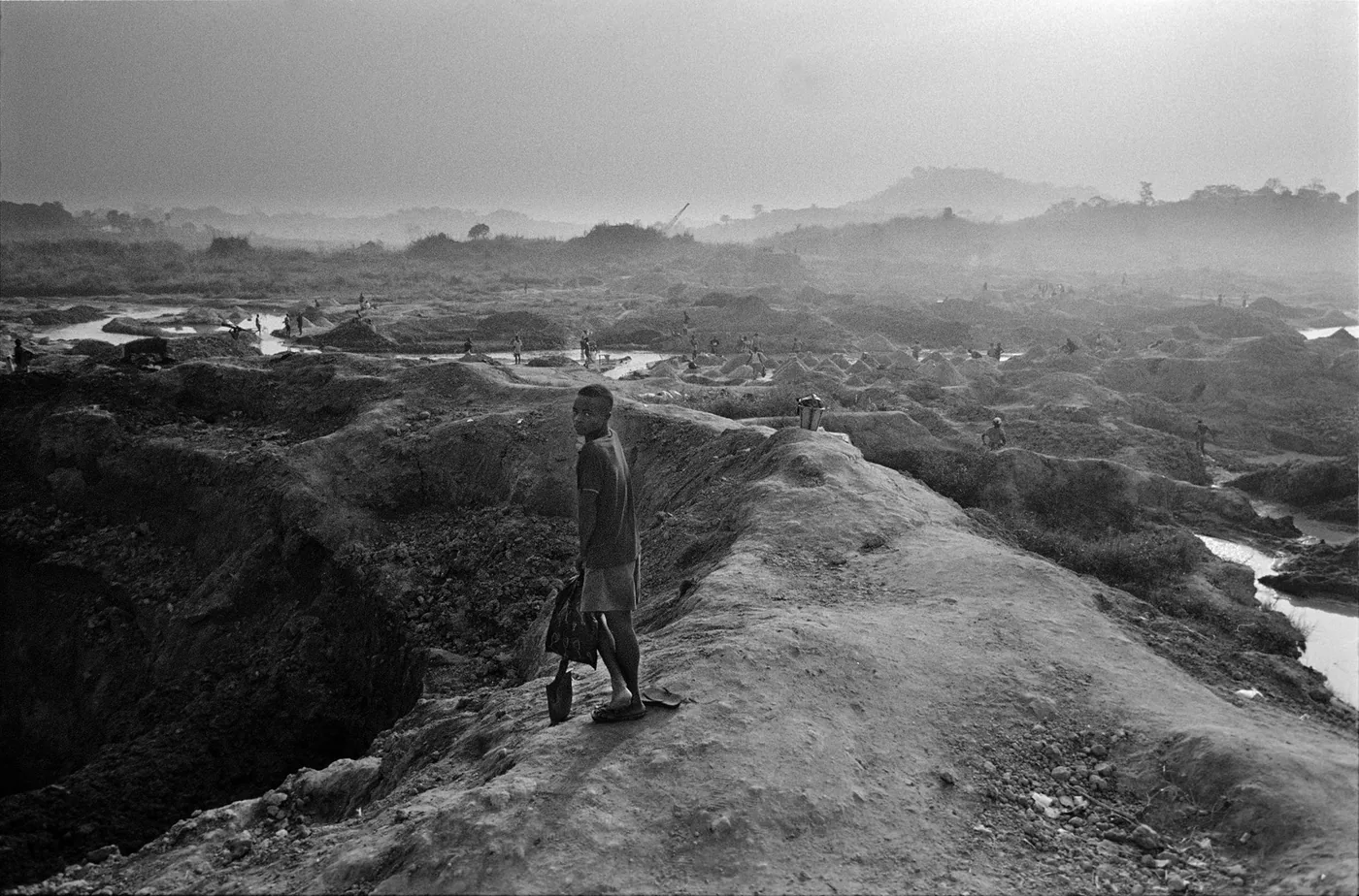 Kadir van Lohuizen Travels the World | Fotografie.nl