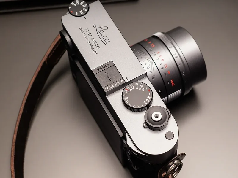 Leica Cameras Arrive in Metal Gray