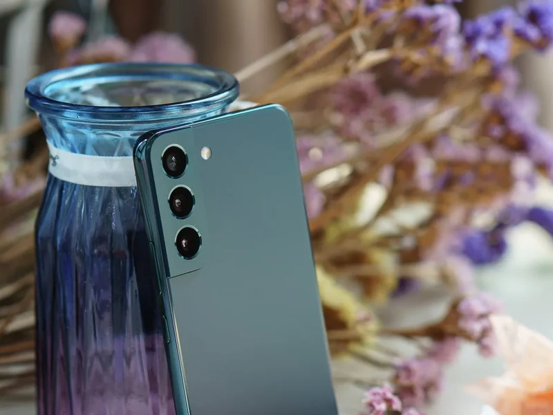 The Cameras of the Samsung Galaxy S22