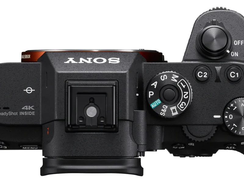 Sony α7R III Full-Frame Camera