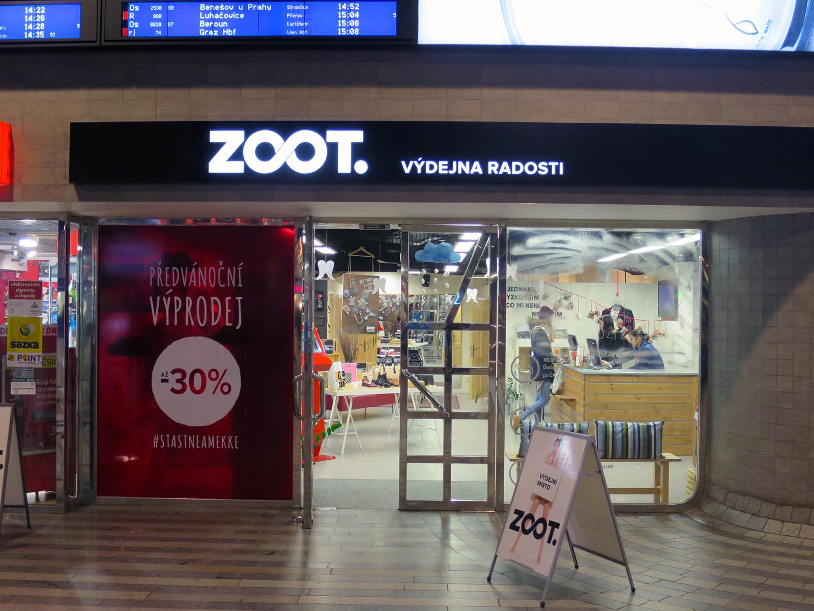 ZOOT - Výloha, Praha Hlavní nádraží