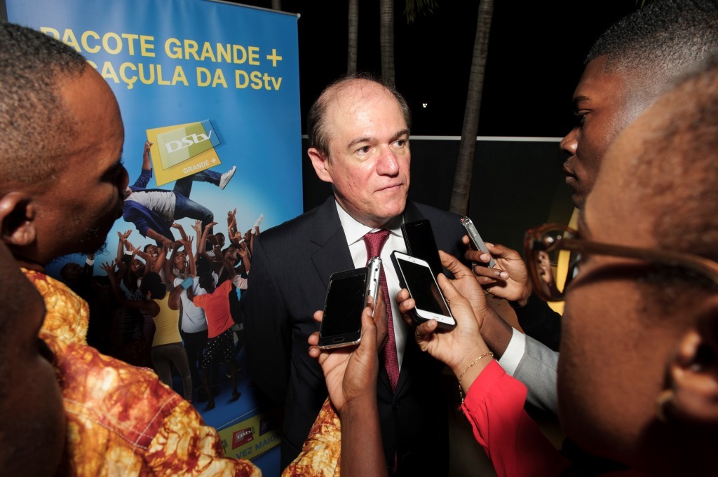 DStv apresenta novo pacote apadrinhado por Eduardo Paim