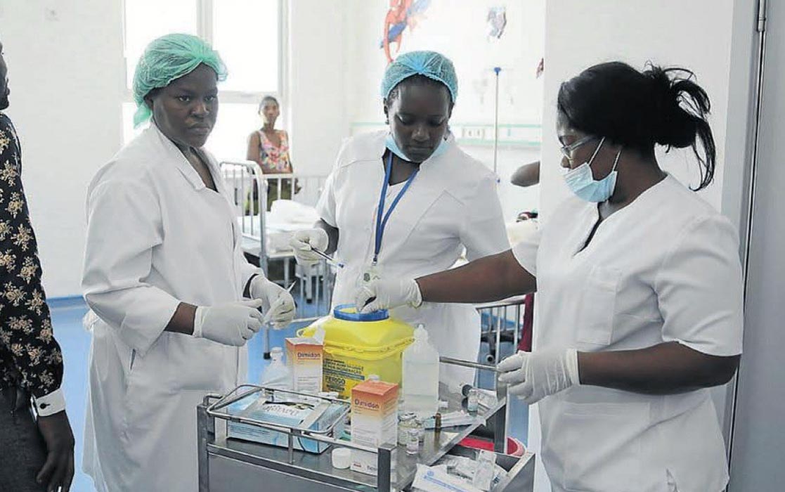 Hospital Augusto Ngangula capacita técnicos de enfermagem 