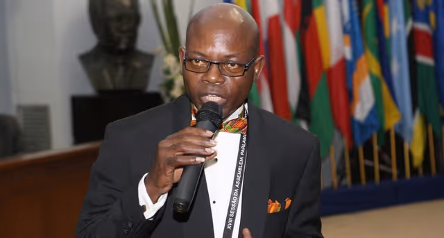 Filipe Mukenga é homenageado hoje na Trienal da Luanda 