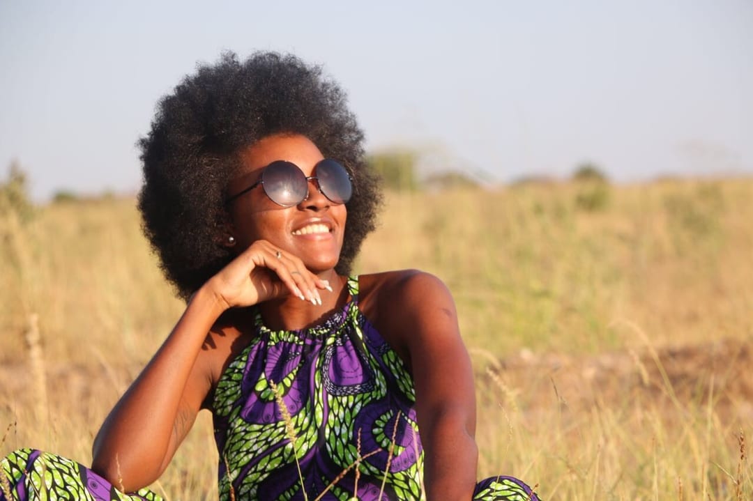 Yonaza Almeida, a youtuber que trocou a banca pela moda