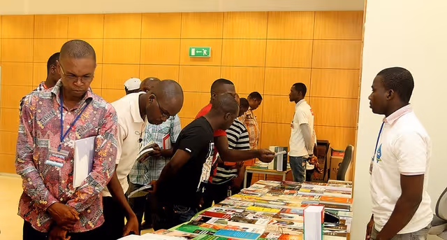 Universidade Agostinho Neto realiza 5.ª feira do livro
