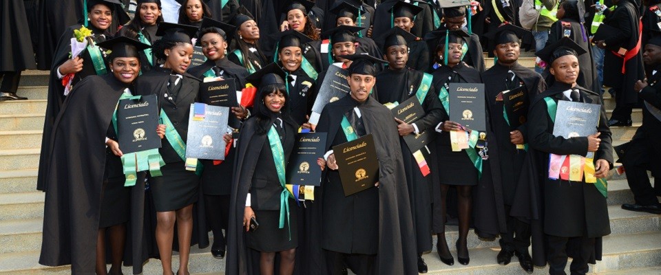 Governo vai criar bolsas para cursos de mestrado e doutoramento