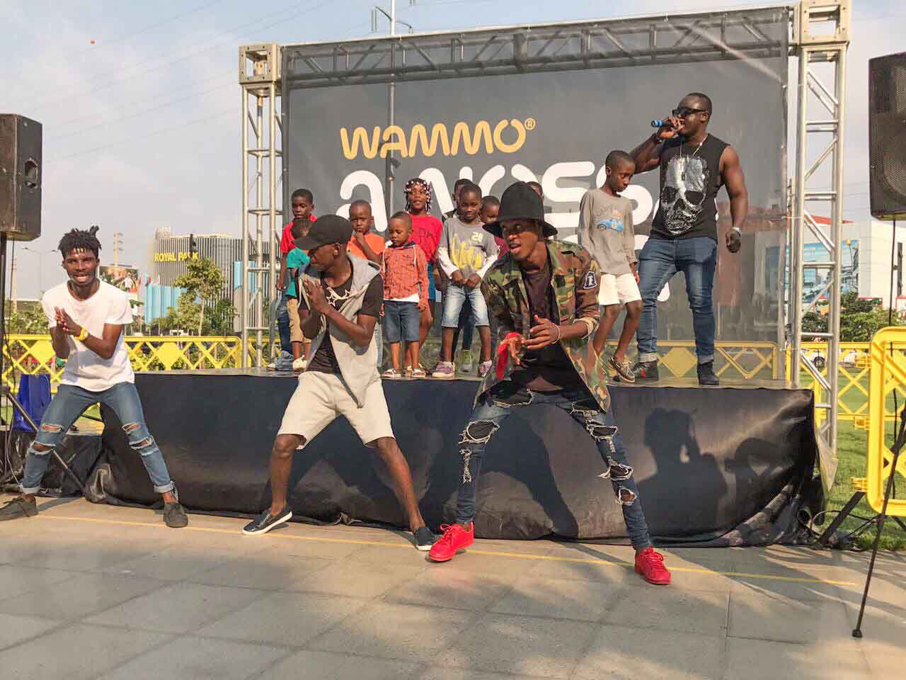 Zoca Zoca entretém plateia no primeiro showcase da Wammo
