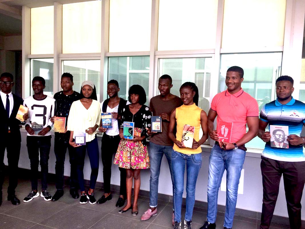Concorrentes ao Miss e Mister Literatura mostram conhecimento sobre vida e obra de Agostinho Neto 