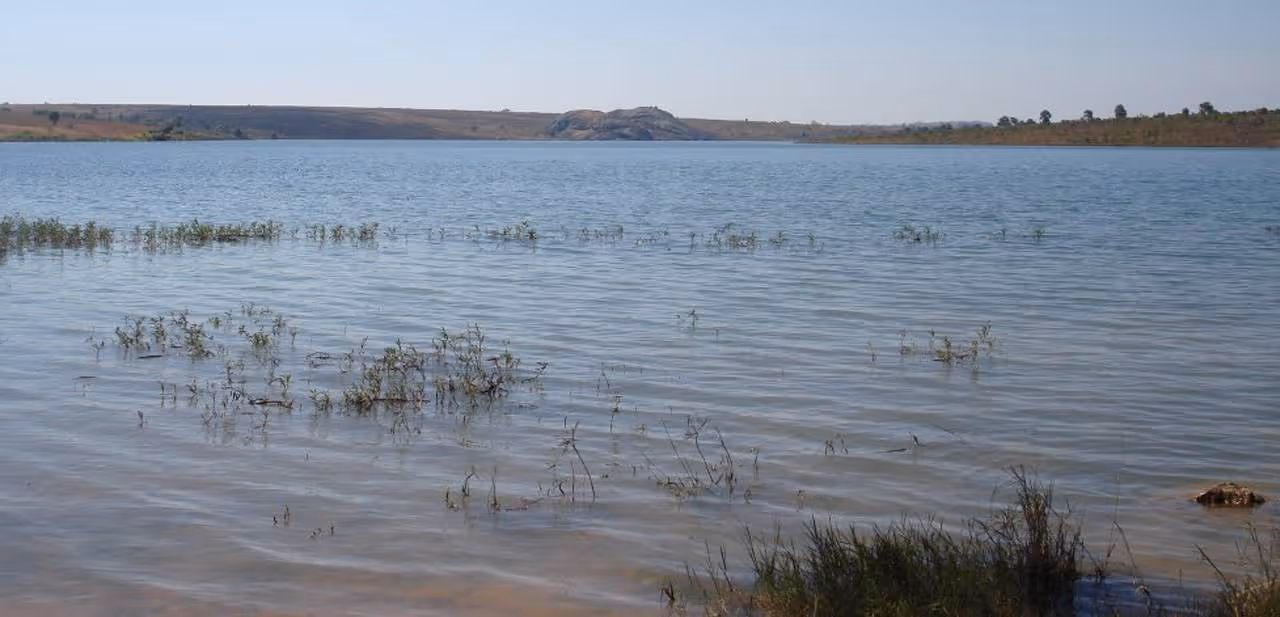 Menino sem habilidade para nadar morre afogado em lagoa no Huambo