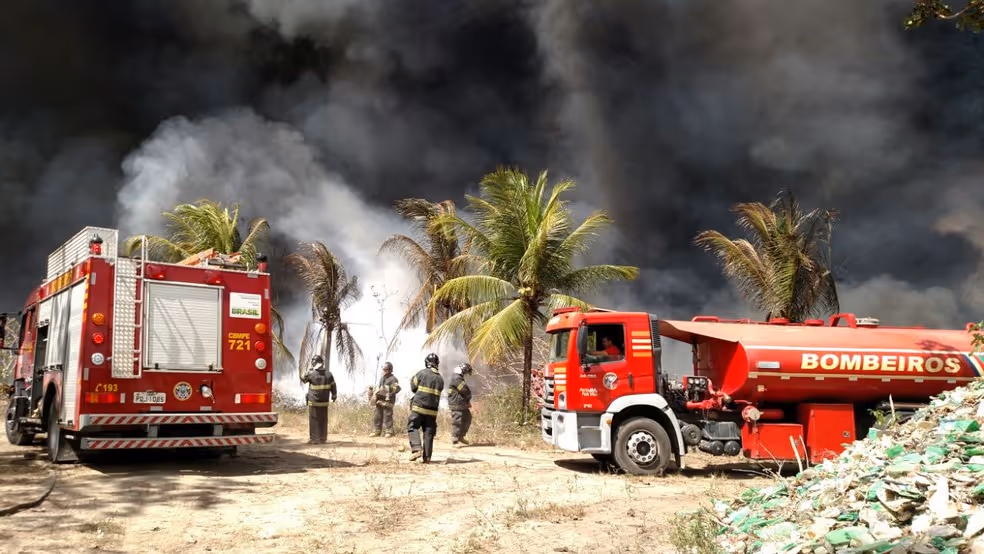 Detidos 15 bombeiros suspeitos de provocar incêndios em Itália