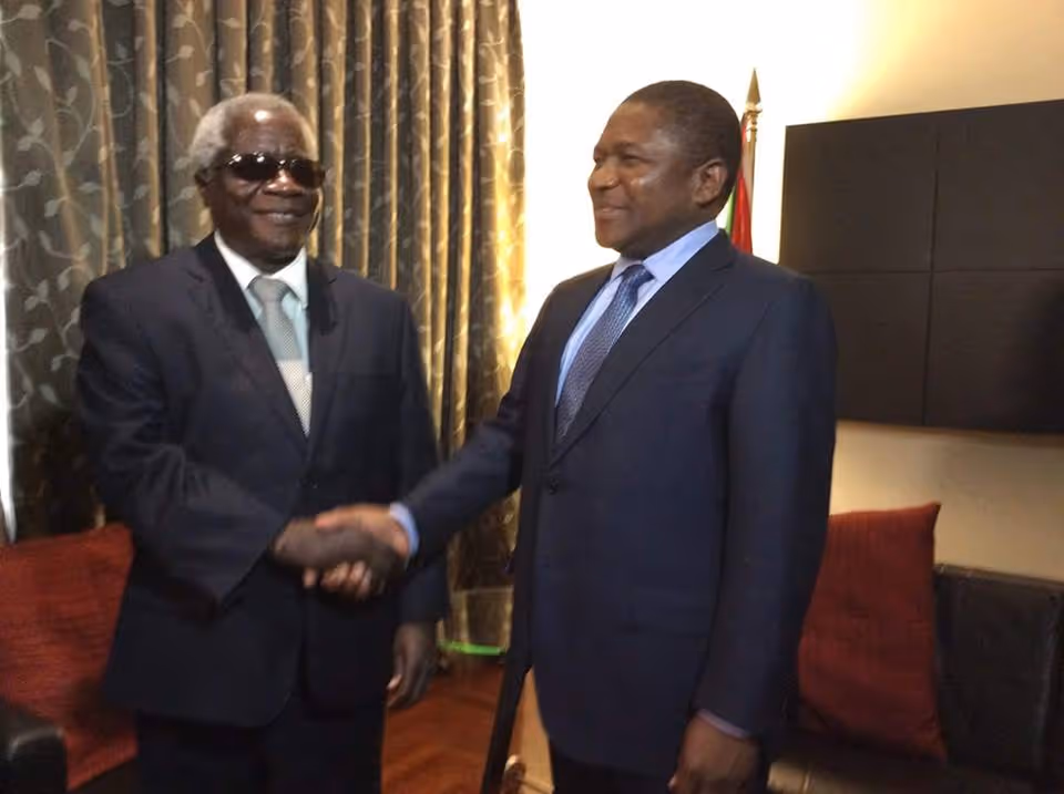 Presidente moçambicano e líder da Renamo em encontro de paz