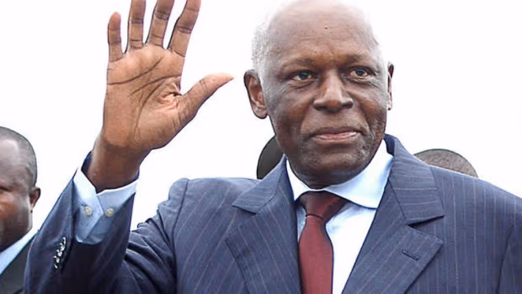 José Eduardo dos Santos deixa poder mas com imunidade, subvenção vitalícia e casa oficial