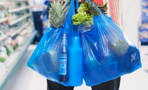 Fábrico de sacos plásticos no Quénia dará cadeia