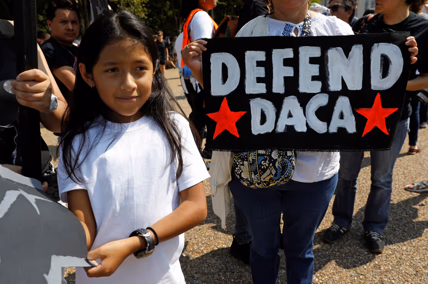 EUA: Papa espera que o Governo dos Estados Unidos "repense" abolição da lei sobre imigrantes menores