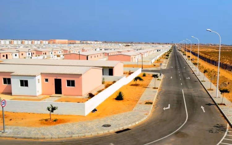 Imogestin começa a entregar casas na Centralidade do Km 44   
