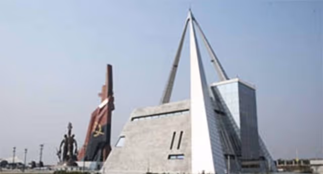 José Eduardo dos Santos inaugura monumento em memória a Batalha do Cuito Cuanavale