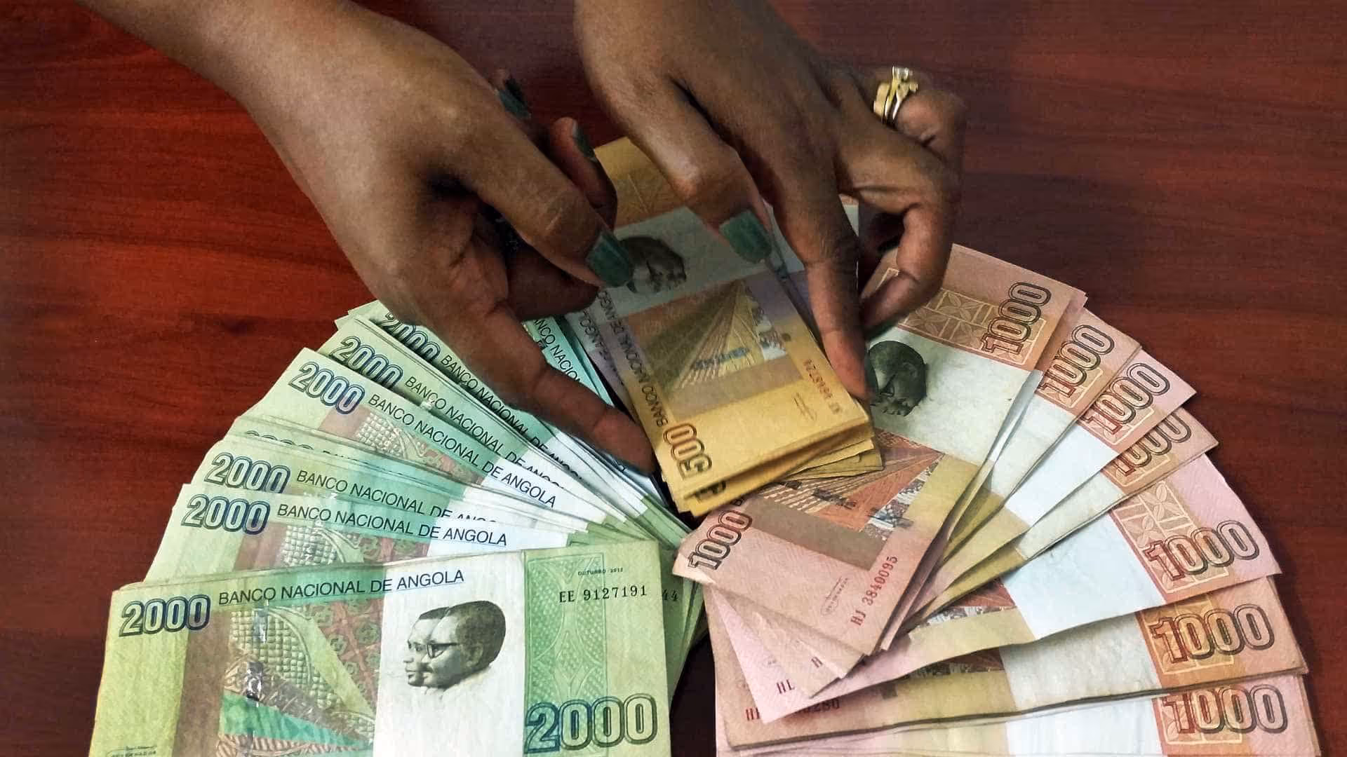 Angola: Dívida pública cai 64% numa semana