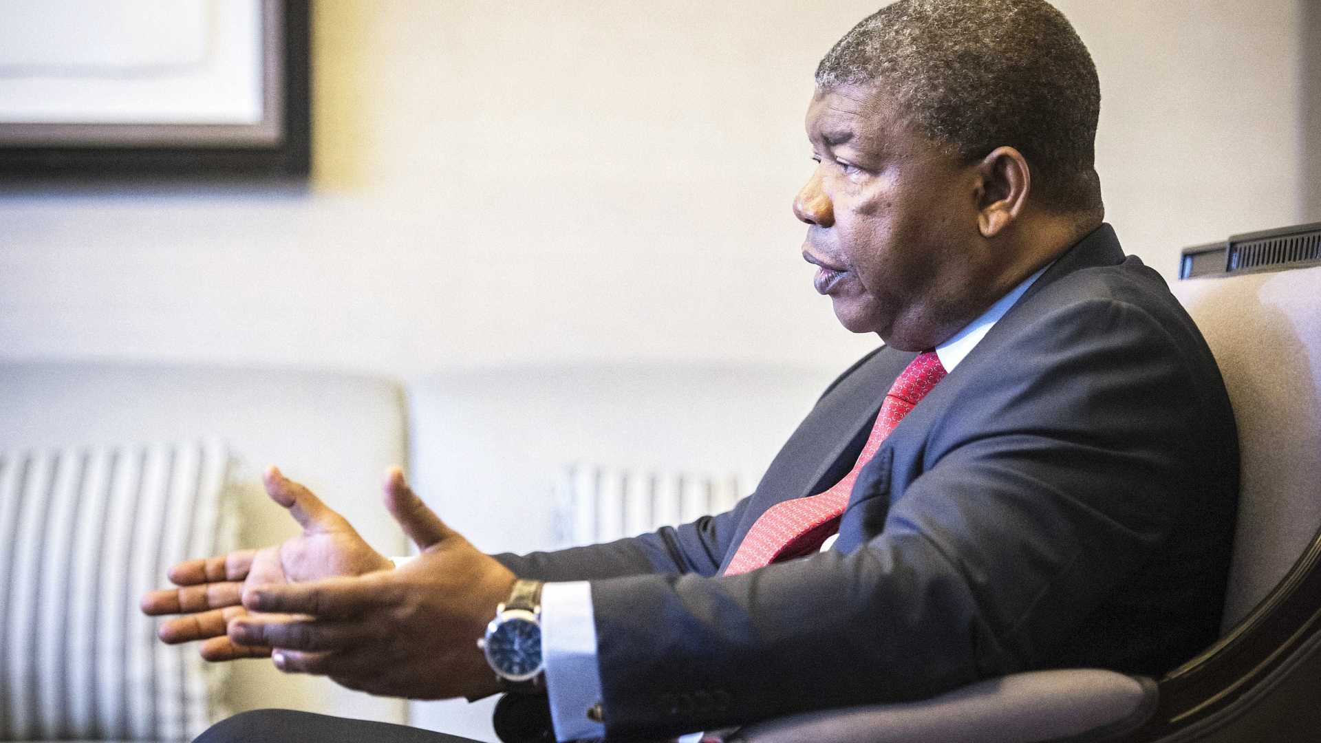 João Lourenço promete ser o reformador da economia nacional