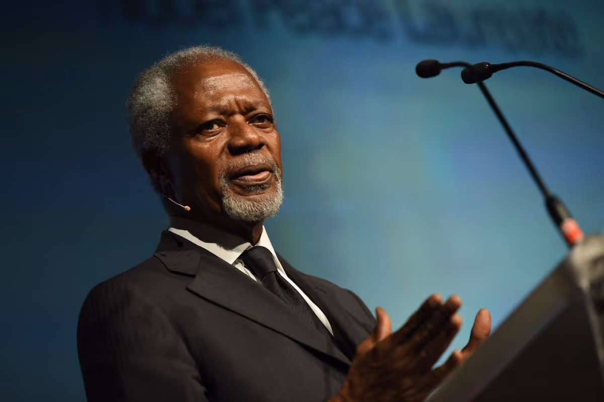 "Solução para os conflitos de hoje tem que ser política, não militar", defende Kofi Annan