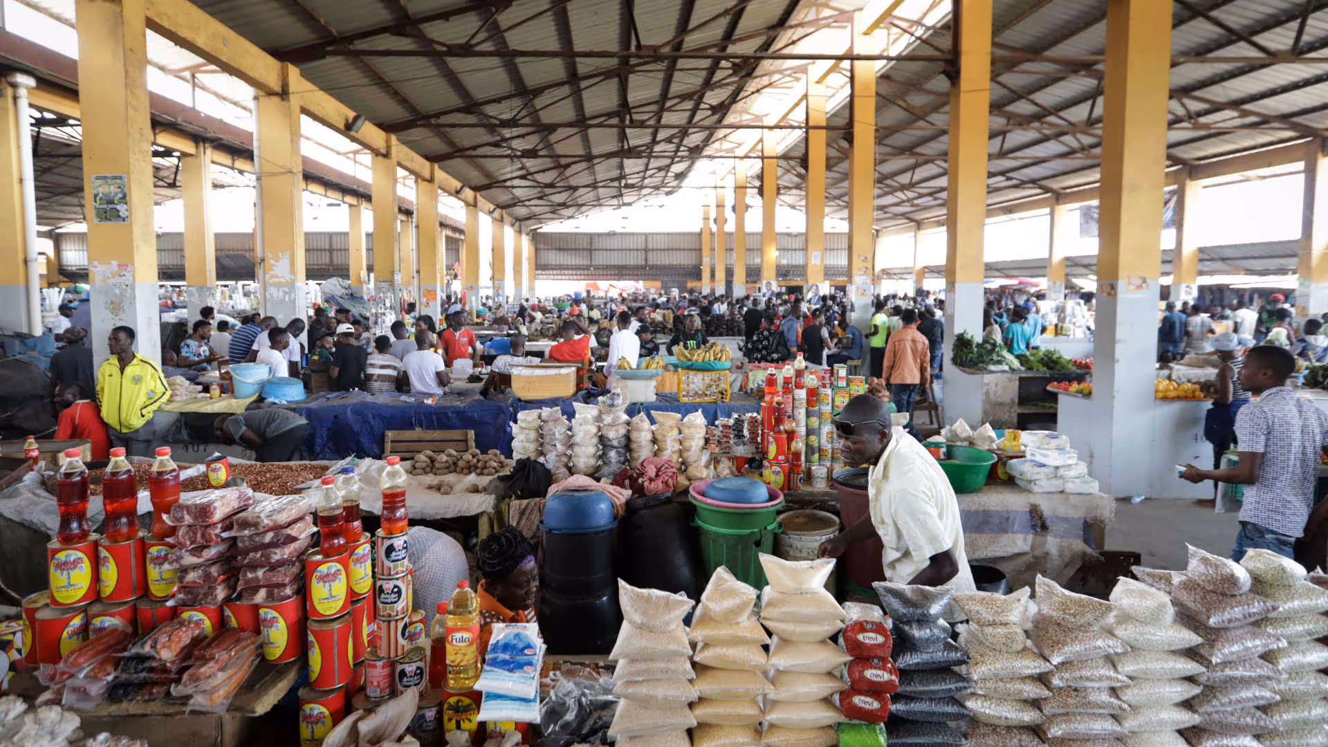 Crise obriga Angola a introduzir IVA e medidas "politicamente sensíveis"