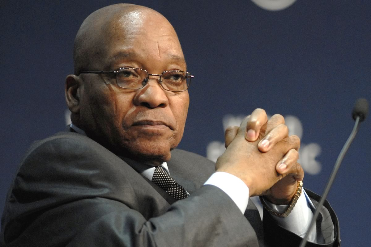 Jacob Zuma nega as acusações de corrupção