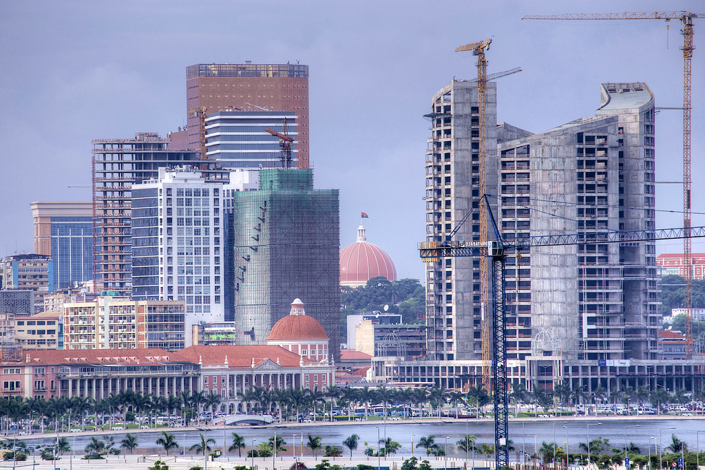 Angola sai da recessão mas pode cair na armadilha da dívida alta