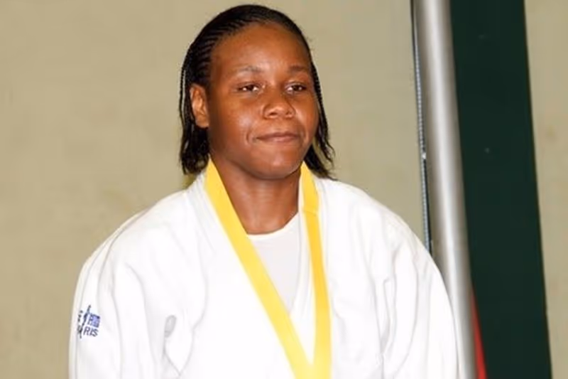 Faia termina a carreira de judoca e treina atletas do 1º de Agosto