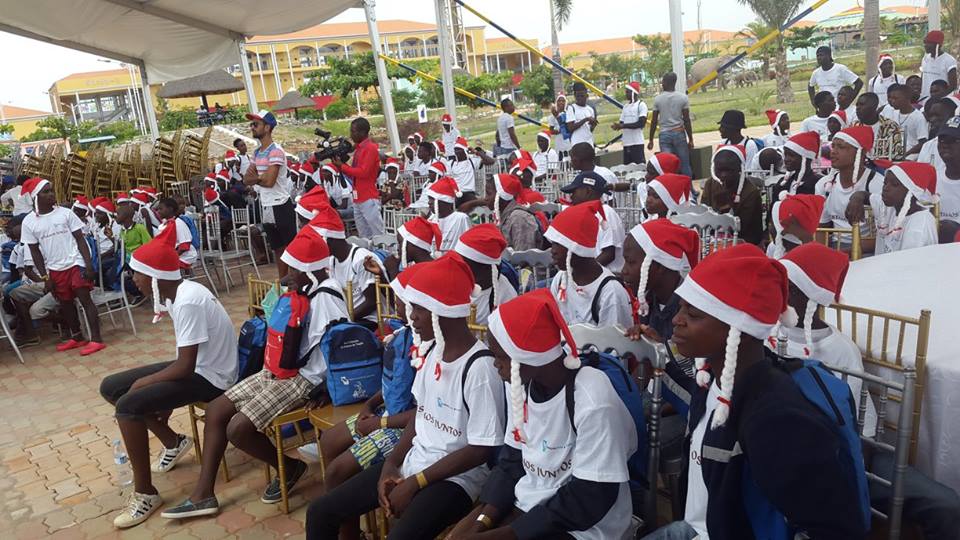 Fundação Arte e Cultura leva festa de Natal a crianças desfavorecidas 