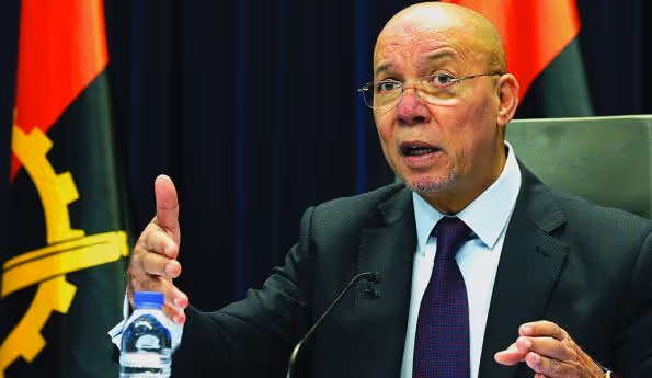  Governo prepara legislação para repatriamento de capitais de angolanos no estrangeiro