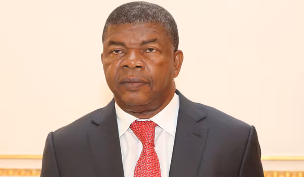 João Lourenço espera que José Eduardo dos Santos cumpra promessa de sair da vida política activa este ano
