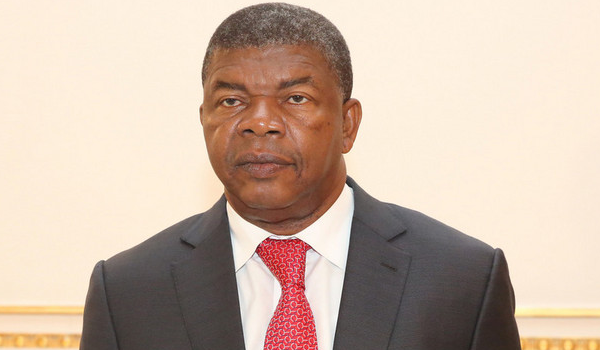 João Lourenço espera que José Eduardo dos Santos cumpra promessa de sair da vida política activa este ano