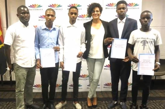 DStv e Eutelsat promovem concurso dedicado aos estudantes do ensino médio em toda África