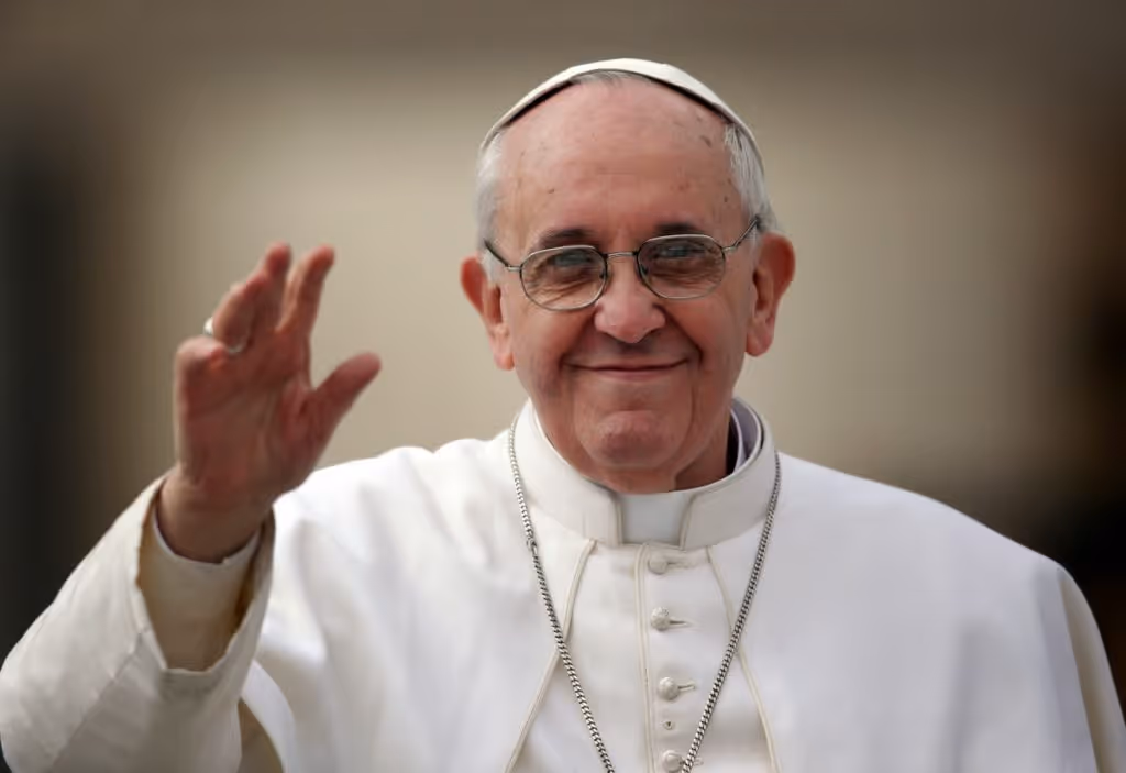Papa convida crentes a fazer da esmola um estilo de vida