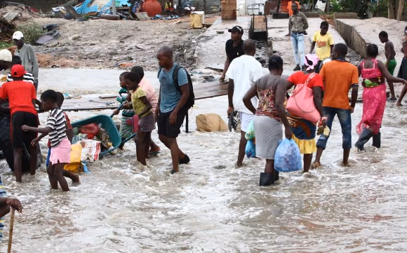 Chuva causa morte de três crianças e avultados prejuízos em Luanda