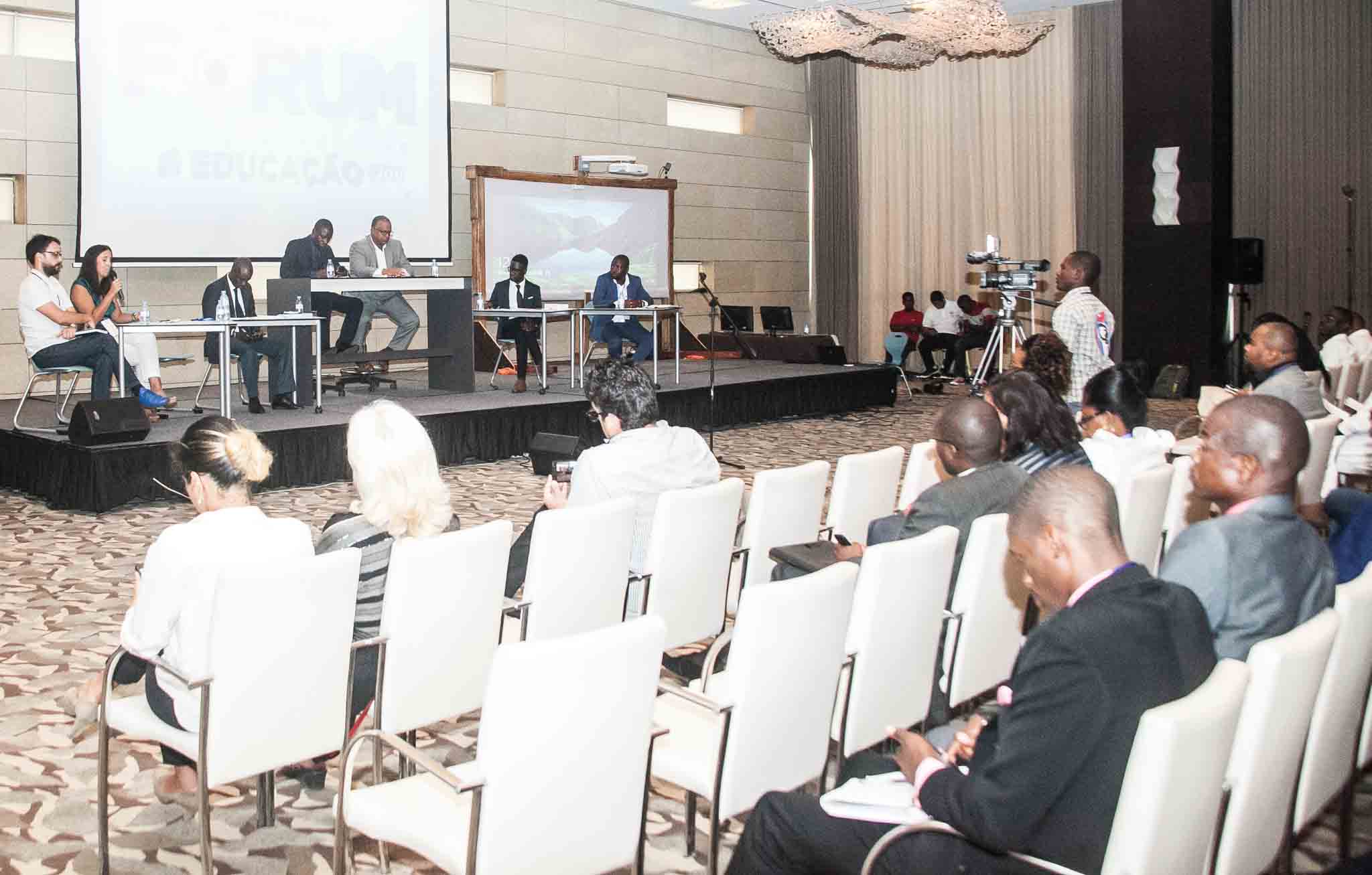 Responsáveis de instituições de ensino debatem sobre o impacto das tecnologias na educação