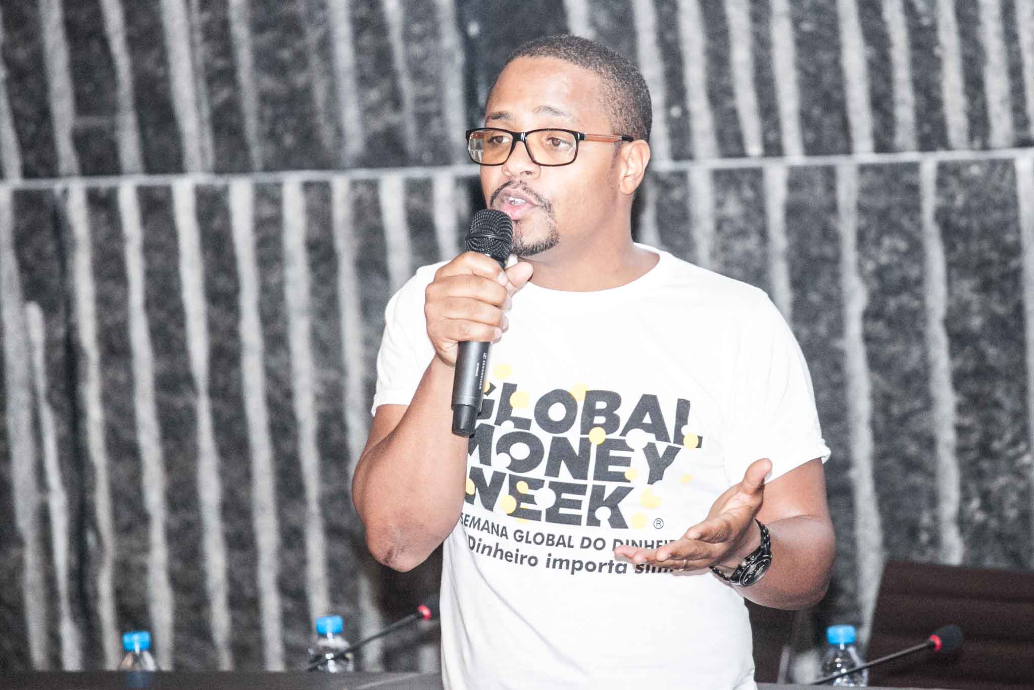 “É nos momentos de crise que devemos ser mais rigorosos para com as nossas finanças”, considera quadro do BNA