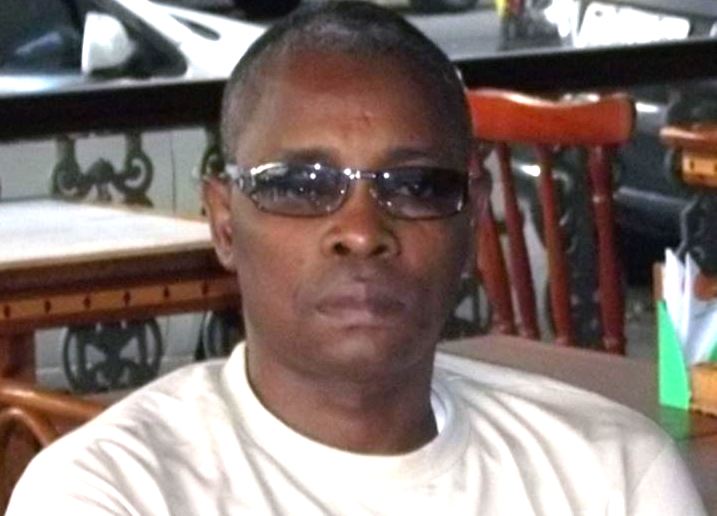 Jornalista Salas Neto é homenageado em Luanda