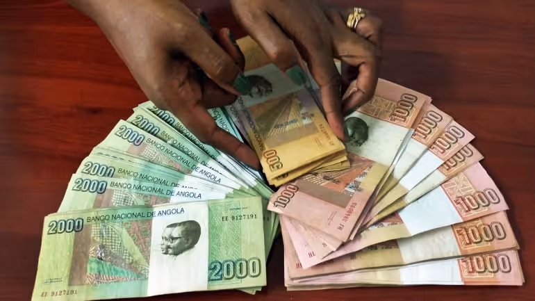 Angola aumenta dívida pública para 72,8% e economia cresce 2,2%