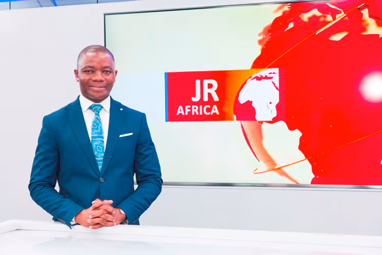 Primeiro jornal Record TV África é transmitido e produzido partir de Angola