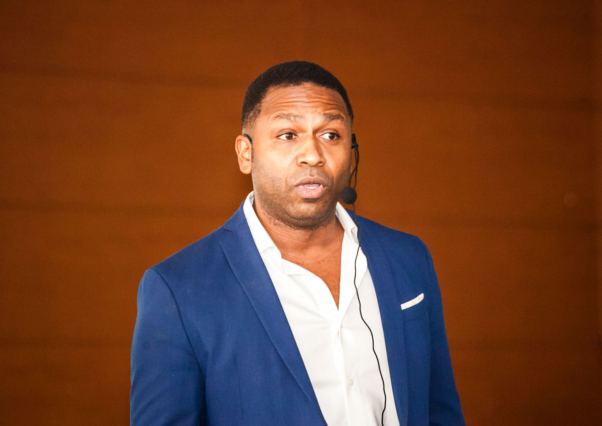 “Para se descobrir o talento, é necessário saber o que se ama fazer e pôr este amor em acção”, adverte Marco Patrice Victor 